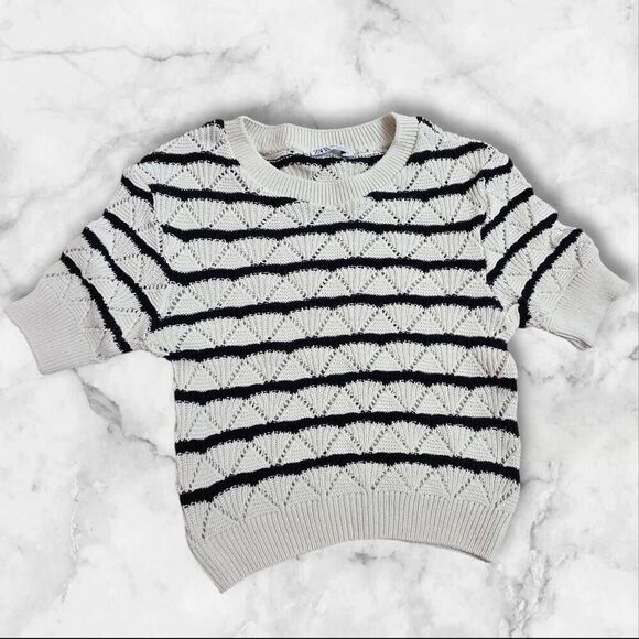 Zara Tops - ZARA White & Black Stripe Knit Short Sleeve Size Medium